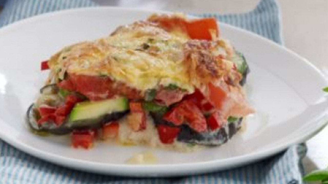 recipe image Σουφλέ λαχανικών με βασιλικό και ντομάτα