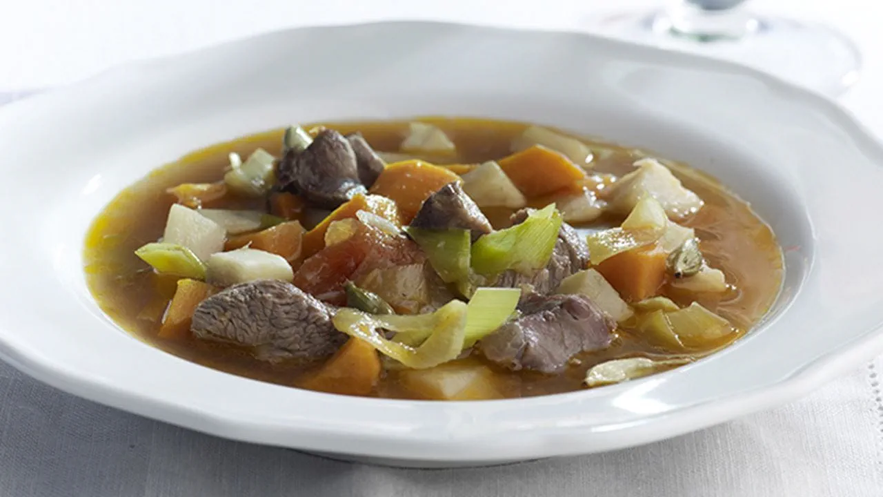 recipe image Κρεατόσουπα με λαχανικά εποχής