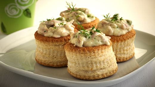 recipe image Βολοβάν με κοτόπουλο και αρακά