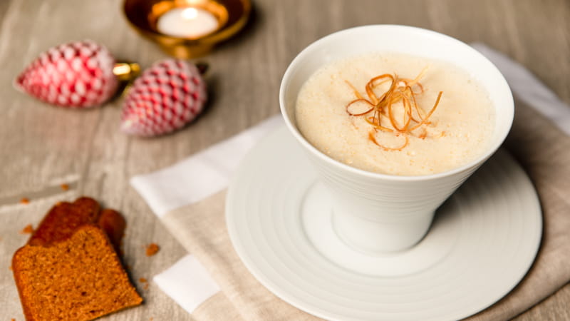 recipe image Σούπα με παστινάκι και ψωμί με μέλι και μπαχαρικά