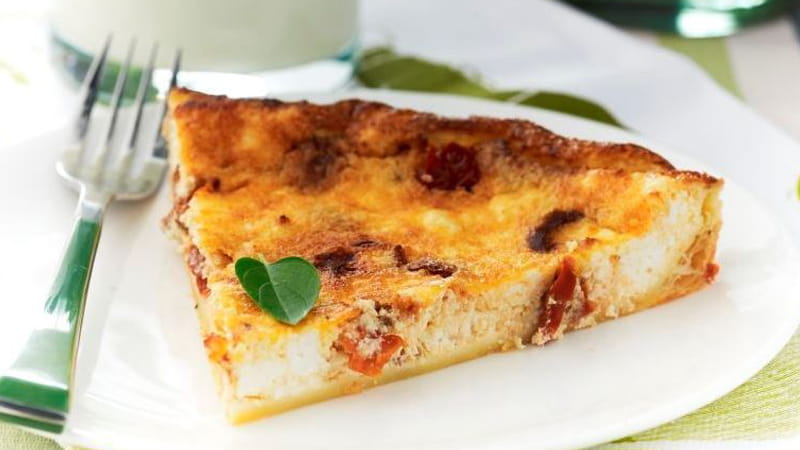 recipe image Ανοιχτή τυρόπιτα με ανθότυρο και λιαστή τομάτα