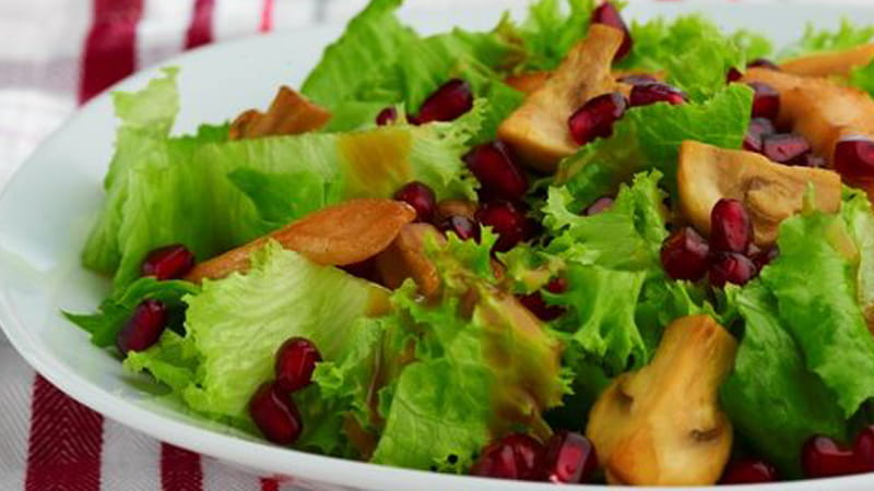recipe image Σαλάτα με μανιτάρια και κοτόπουλο σοτέ