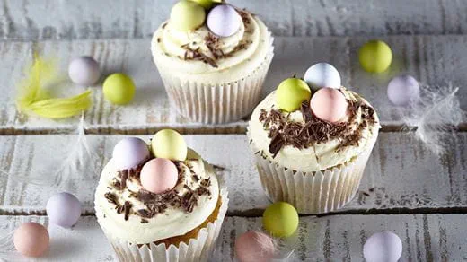 recipe image Cupcakes Βανίλιας με Πολύχρωμα Κουφέτα