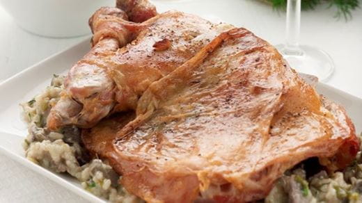 recipe image Κατσικάκι αιγιοπελαγίτικο γεμιστό και μαγειρεμένο στην γάστρα