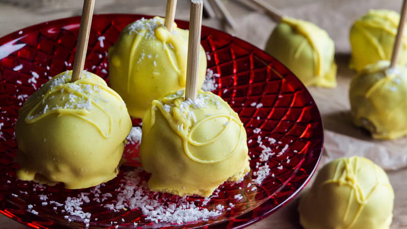 recipe image Cake Pops Καρύδας με Λευκή Σοκολάτα