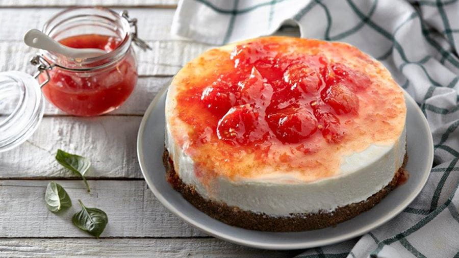 recipe image Αλμυρό cheesecake με κρέμα φέτας και ανθότυρου με μαρμελάδα ντομάτας