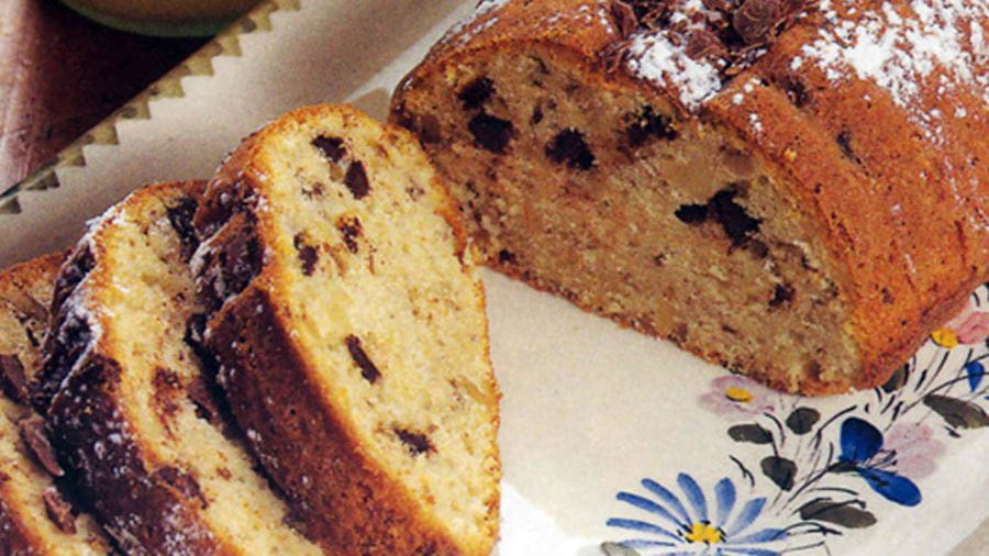 recipe image Κέικ με κομμάτια σοκολάτας και ξηρούς καρπούς